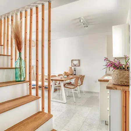 Paros Sea View Eco - Aetherian Ciel Villas, Alia Tatil Evi *